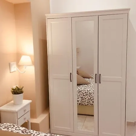 Apartment Queen Chic