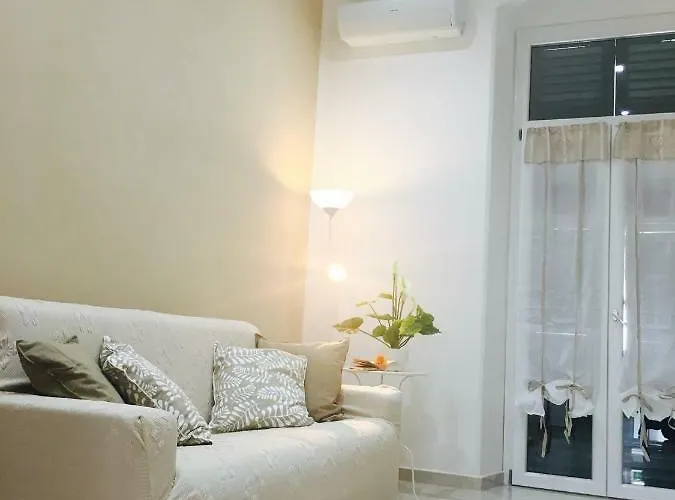 Queen Chic Apartmán La Spezia